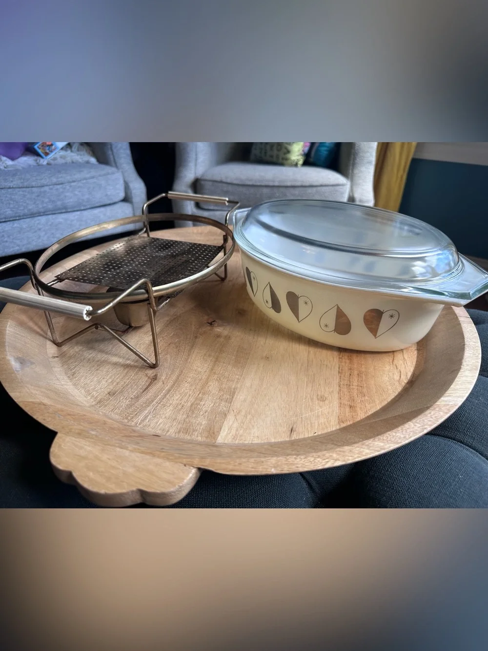 Vintage Pyrex Golden Hearts Deluxe Casserole Dish Set 2.5 QT with Lid & Stand